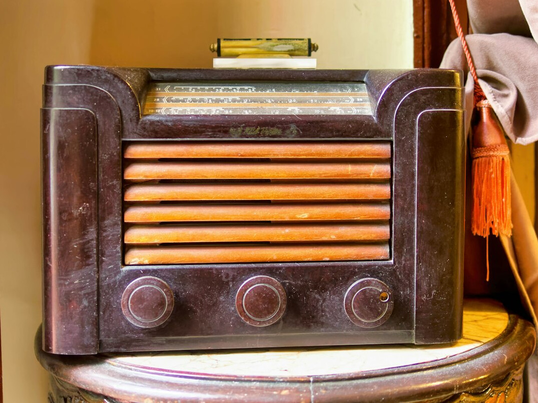 old radio advertisement